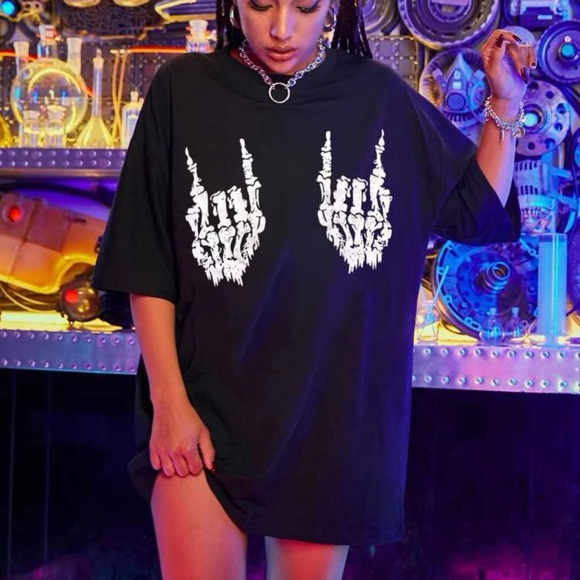 Oversized Skeleton Tee - Picture 5 of 5